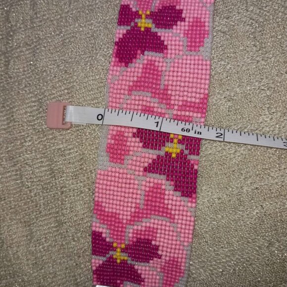 ✨ NWT Handmade Floral Beaded Cuff - Stainless Steel ✨ - Picture 6 of 9